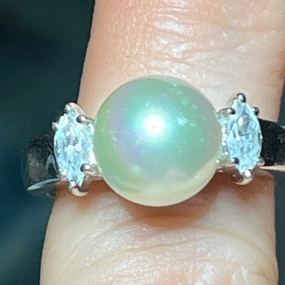 Vintage Jewelry - Vintage Sterling Silver Genuine  Pearl CZ Ring size 6.5